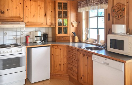 Volda House | Stunning home in Lauvstad with house sea view