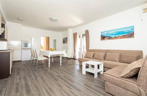 Soline House | Stunning home in Soline