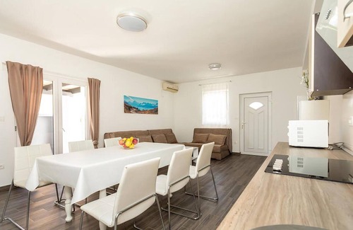 Soline House | Stunning home in Soline