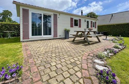 Tzummarum House | Stunning home in Tzummarum with kitchen