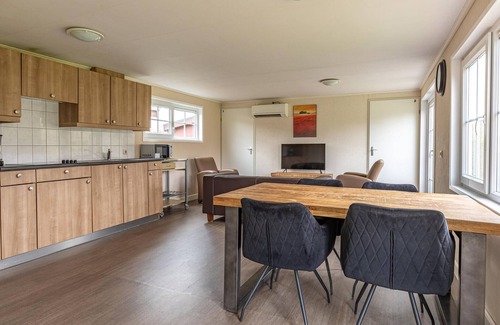 Wagenborgen House | Stunning home in Wagenborgen with WiFi