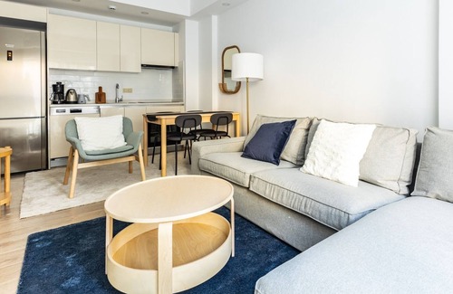 Kagithane Apartment | Stunning Istanbul Retreat 3 min to Kanyon Mall