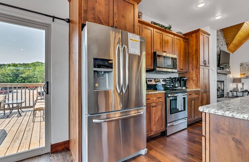 Indian Point Cottage | Stunning Lakefront Lodge on Indian Point! 7 BR, 6BA! Boat Silp Included