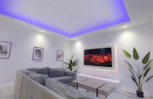 Wishaw Apartment | Stunning Luxury Apartment Near Motherwell