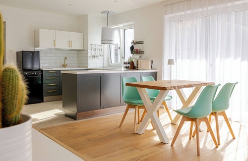 Heitlern Apartment | Stunning Mountain Panorama & Cozy Allgäu Retreat Near Ski Areasn