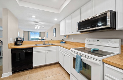 Seacoast Shores Condo | Stunning Oceanfront 2BR/2BA Condo with Breathtaking Views and Beach Access!