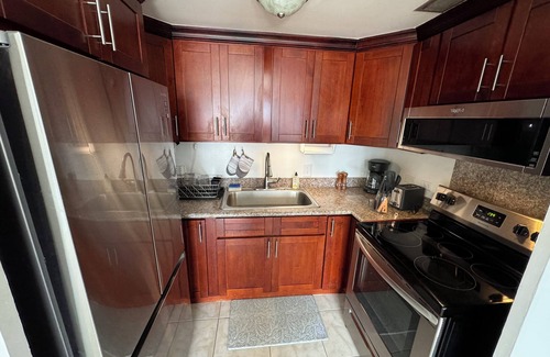 Downtown Honolulu Condo | Stunning ocean, mountain, and city views from Downtown Honolulu. Pet friendly!