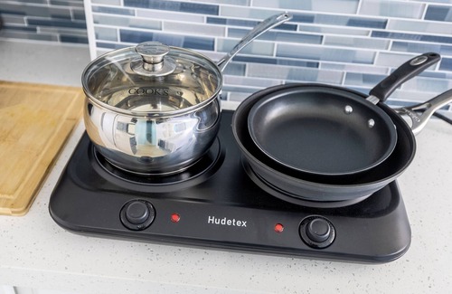 McCully - Moiliili Condo | Stunning Ocean View/Exquisite Renovated Studio/King Bed/Walk to Beach