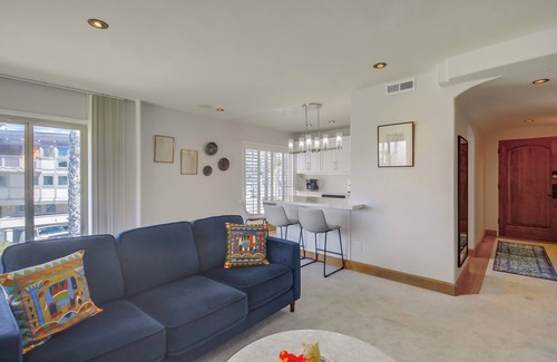 Village of La Jolla Condo | Stunning Ocean Views from 4 rooms! Rare Beachfront location. 2 bedrooms, 2 bath condo in La Jolla