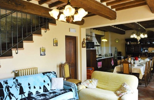 Pieve di Chio Villa | Stunning private villa for 5 people with WIFI, private pool, TV, terrace and pets allowed