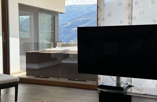 Landeck Villa | Stunning private villa for 6 people with pool, WIFI, TV, patio and panoramic view