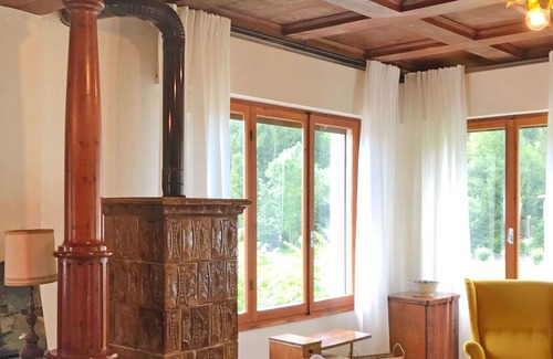 Ledro House | Stunning private villa for 11 guests with WIFI, TV, terrace and pets allowed