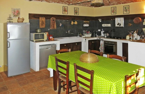 Capriglio House | Stunning private villa for 10 people with private pool, WIFI, TV, terrace and pets allowed