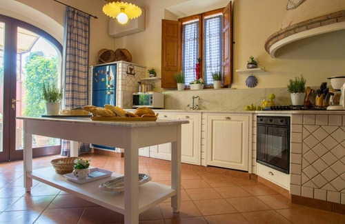 Fabbrica Villa | Stunning private villa with A/C, WIFI, private pool, TV, terrace, pets allowed and panoramic view