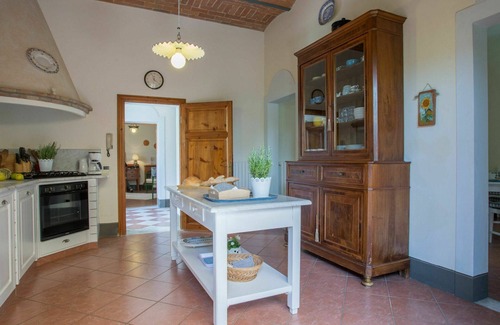 Fabbrica Villa | Stunning private villa with A/C, WIFI, private pool, TV, terrace, pets allowed and panoramic view
