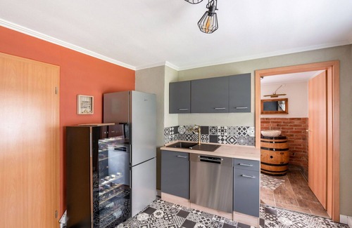 Oybin House | Stunning private villa for 10 guests with hot tub, WIFI, TV, patio and pets allowed