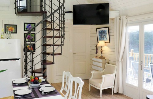 Gueyze House | Stunning private villa for 4 guests with private pool, A/C, WIFI, TV, patio and parking