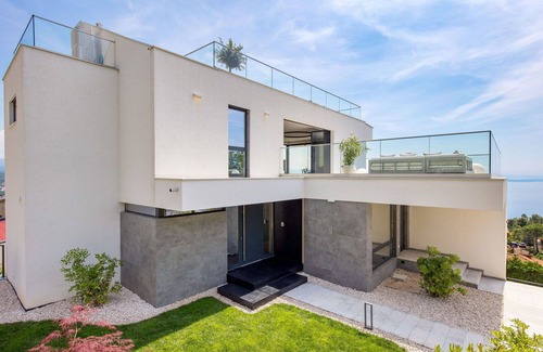 Bregi Villa | Stunning private villa for 10 people with A/C, private pool, WIFI, TV, terrace and pets allowed