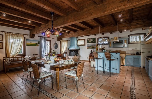 Ca' Pirami Villa | Stunning private villa with A/C, private pool, WIFI, hot tub, TV, pets allowed and panoramic view