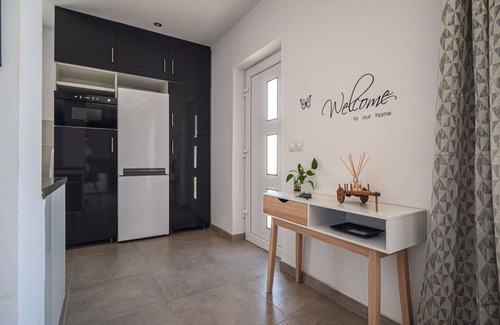 Melres House | Stunning private villa for 6 people with WIFI, TV and terrace