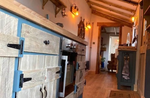 New Brighton Cottage | Stunning quirky 2-Bed Cottage in New Brighton