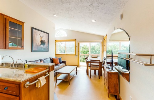 Oak Grove House | Stunning riverfront home w/ spacious deck, grill, two kitchens, & private dock