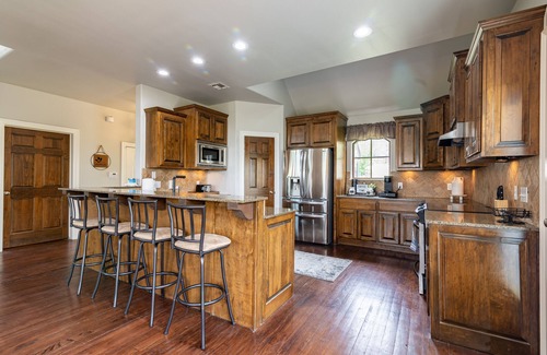 Sperry House | Stunning Skiatook Lake Three Story Getaway