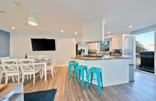 South Mission Beach House | Stunning South Mission Home with Private Rooftop & Ocean Views!