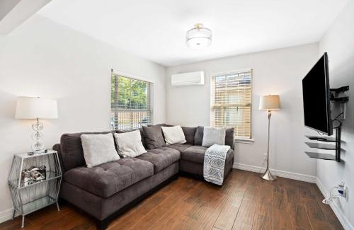 OST - South Union Apartment | Stunning & Vibrant APT 7 Min From TX Med Center