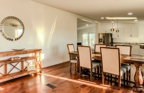 Murphy House | Stunning View, Fully Stocked Kitchen Near Wineries