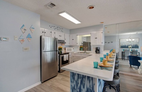 Laguna Beach Condo | Stunning Views & Budget-Friendly, Gulf Front OASIS, Community Pool! Well Stocked