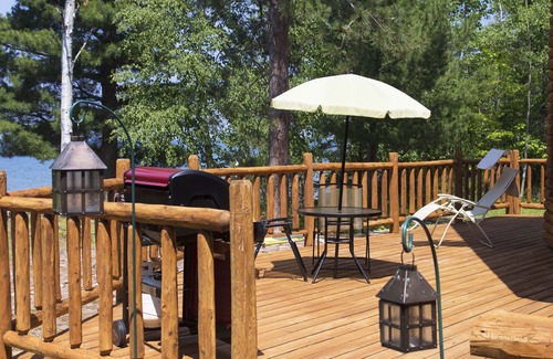 Big Bay Cabin | Stunning Views From Beautiful Log Home On The Shore Of Lake Superior.