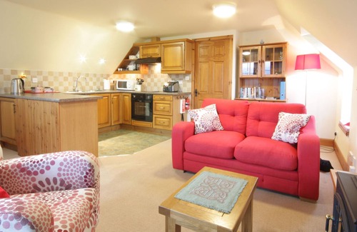 Conon Bridge Apartment | Stunning views of Ben Wyvis, not far from Dingwall & Inverness.