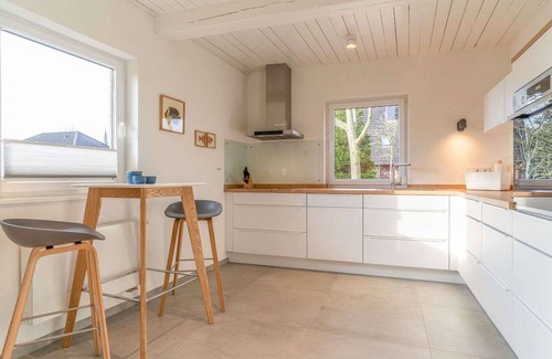 Hauert House | Stunning villa for 4 guests with WIFI, TV, terrace and pets allowed