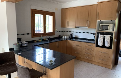 Media Luna Villa | Stunning Villa (Sleeps 8) Jávea, Costa Blanca, closes to beaches