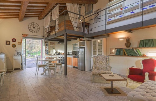 Montevarchi Villa | Stunning villa with private pool, WIFI, TV, terrace, pets allowed, panoramic view and parking