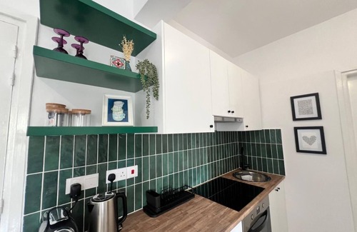 Paphos Apartment | Stylish 1/bdr central apart near the beach