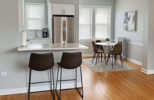 Old Irving Park Apartment | Stylish 1BR Stay in Irving Vibes