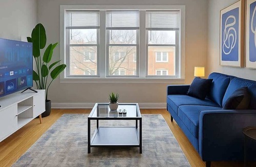 Old Irving Park Apartment | Stylish 1BR Stay in Irving Vibes