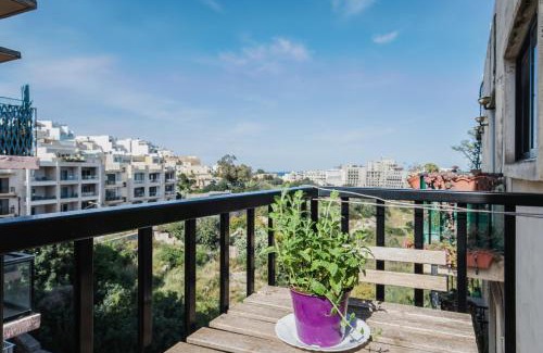 Il-Balluta Apartment | Stylish 3 Bedroom Apartment - St. Julians - 5 mins from Balluta Bay
