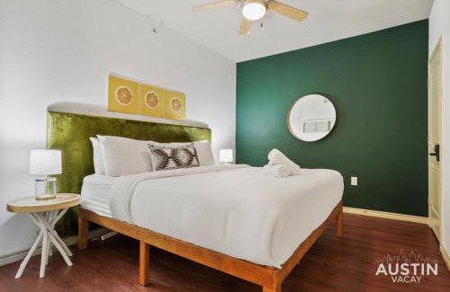 North Loop Apartment | Stylish 4BR with Smart TV and Free Garage Parking