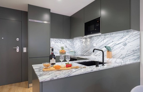 Aldoar Apartment | Stylish and Bright Flat with Balcony by HostWise