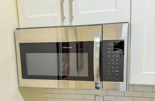 William's Town Cottage | Stylish and modern 1-bedroom cottage in fantastic Williams Town