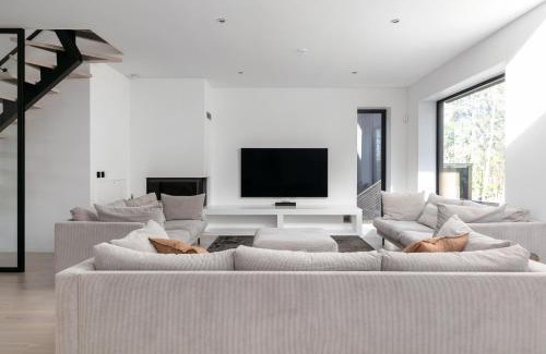 Kista Villa | Stylish and spacious family home