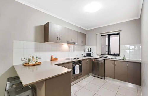 Cairns North Apartment | Stylish Apartment near Esplanade & City Centre