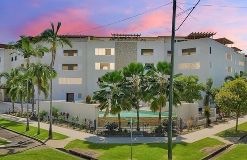 Cairns North Apartment | Stylish Apartment near Esplanade & City Centre