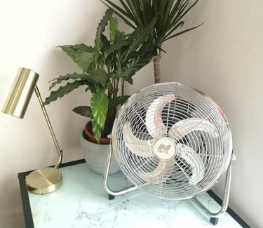 Horsham Apartment | Stylish apartment in Horsham with parking and own entrance