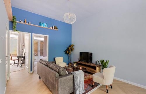 Weesperzijde Apartment | Stylish apartment next to the Amstel river- Unit D