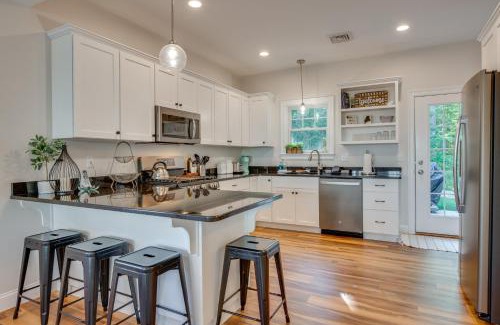 Arundel House | Stylish Arundel Cottage, 6 Mi to Dock Square!