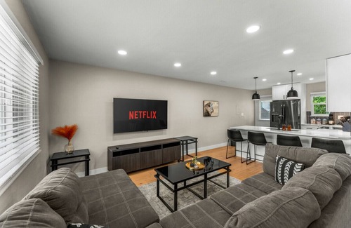 Scenic Heights House | Stylish Arvada Duplex | Central Access to Denver